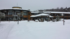 Le Manoir du Lac Delage Stoneham
